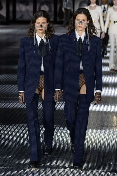 Look 3